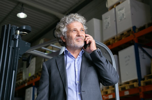 homme-au-telephone