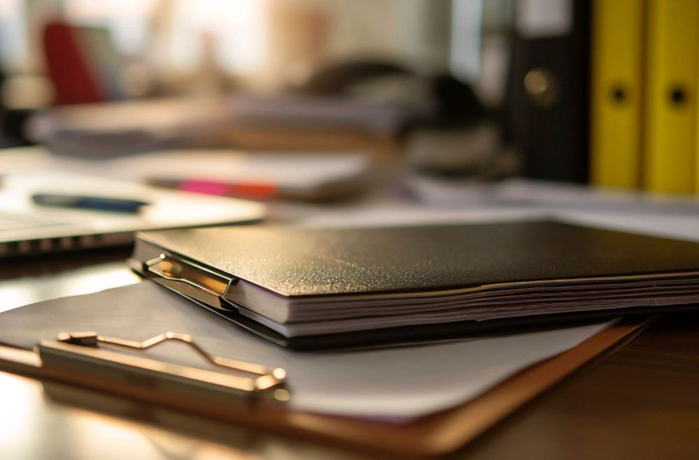 porte-document-sur-bureau
